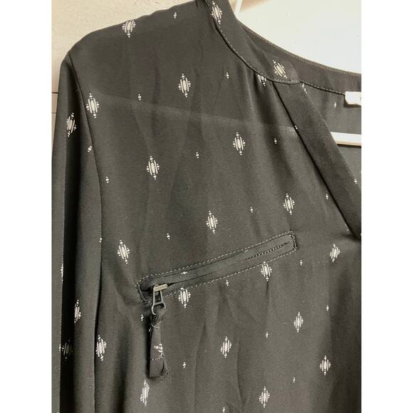 Maurice’s patterned blouse top - Picture 3 of 5